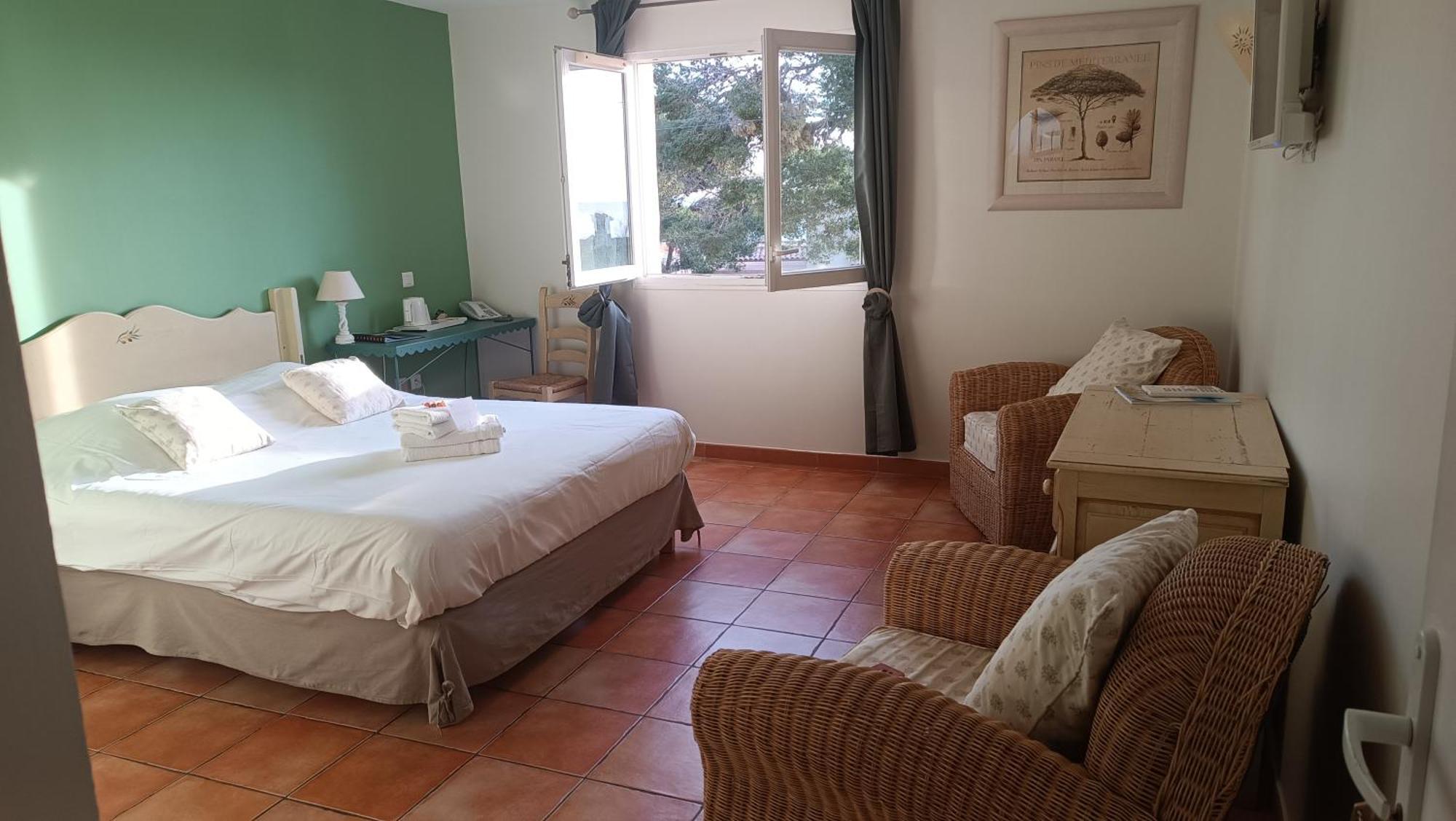 Hotel Les Calanques Les Issambres Exterior photo
